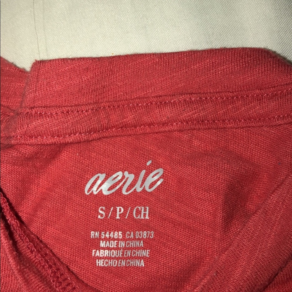 Red top ! 🎒 - Picture 2 of 2